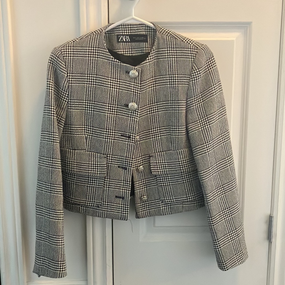 Round collar blazer - Picture 9 of 11